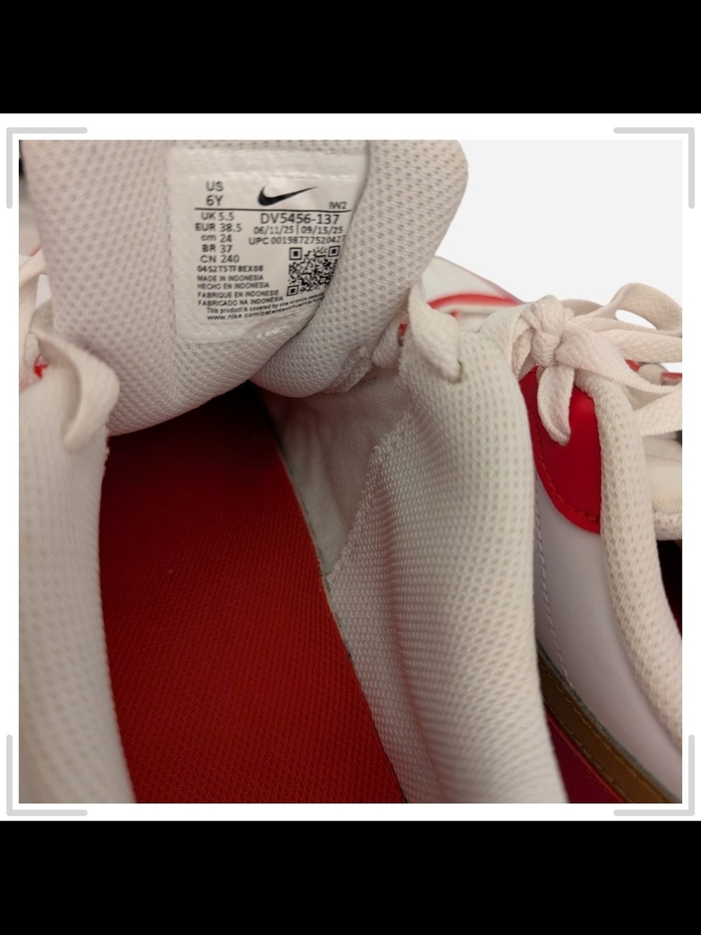 Pre-owned Nike Women's Low-Top Sneakers - White, Red & Gold Accents - Picture 6 of 6